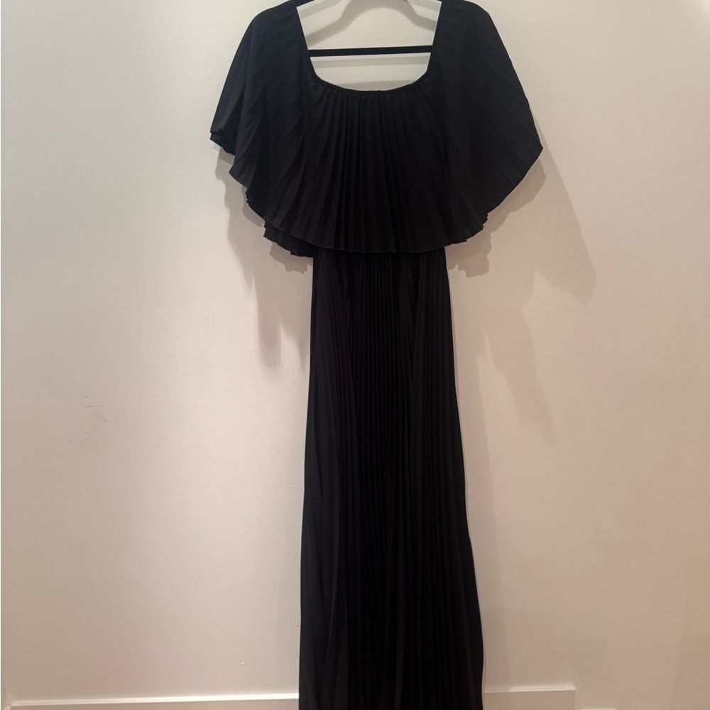 Altar'd State Black Pleated Maxi Dress. Size M. Worn 1 time!